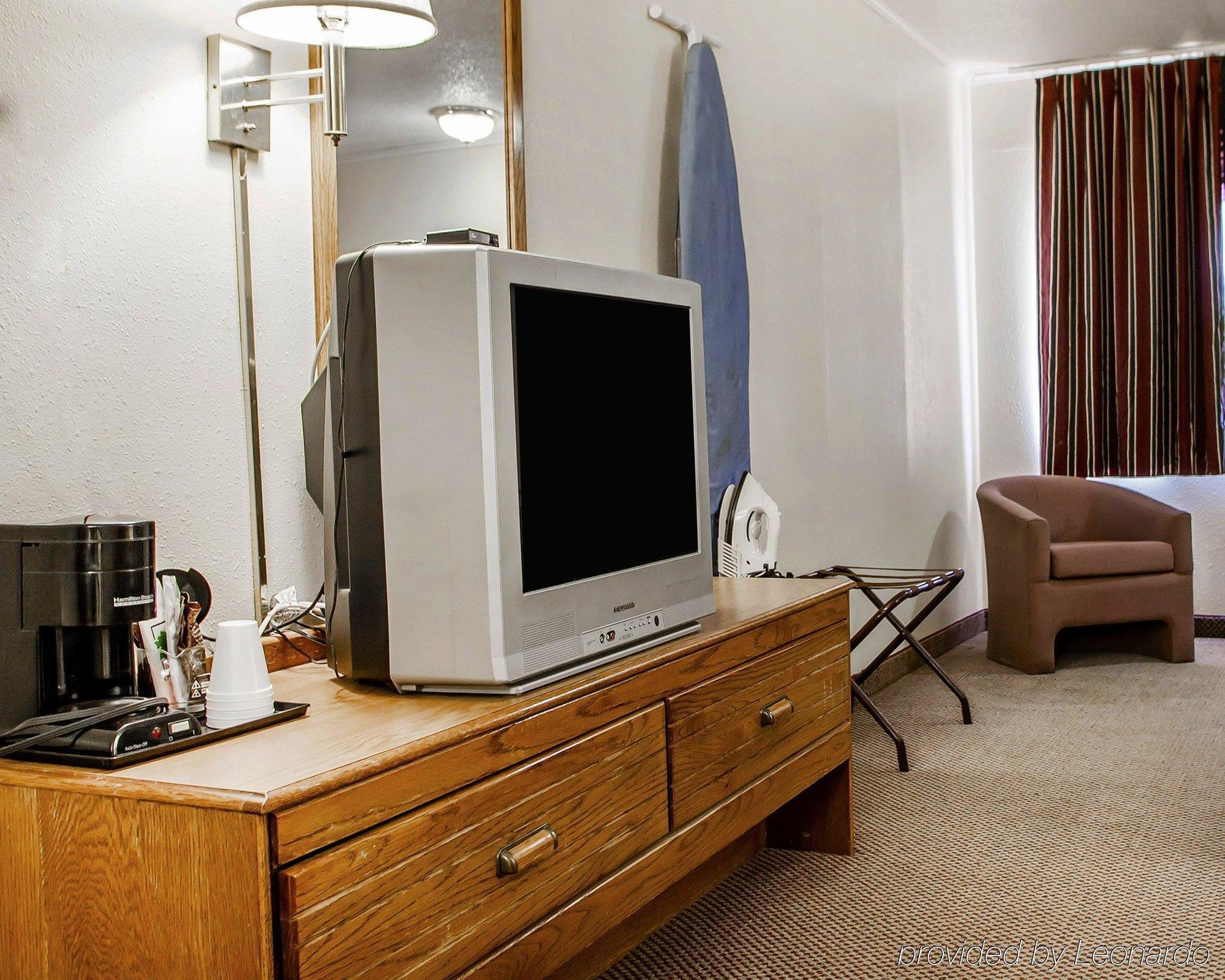 Econo Lodge Inn & Suites Newton Exterior foto